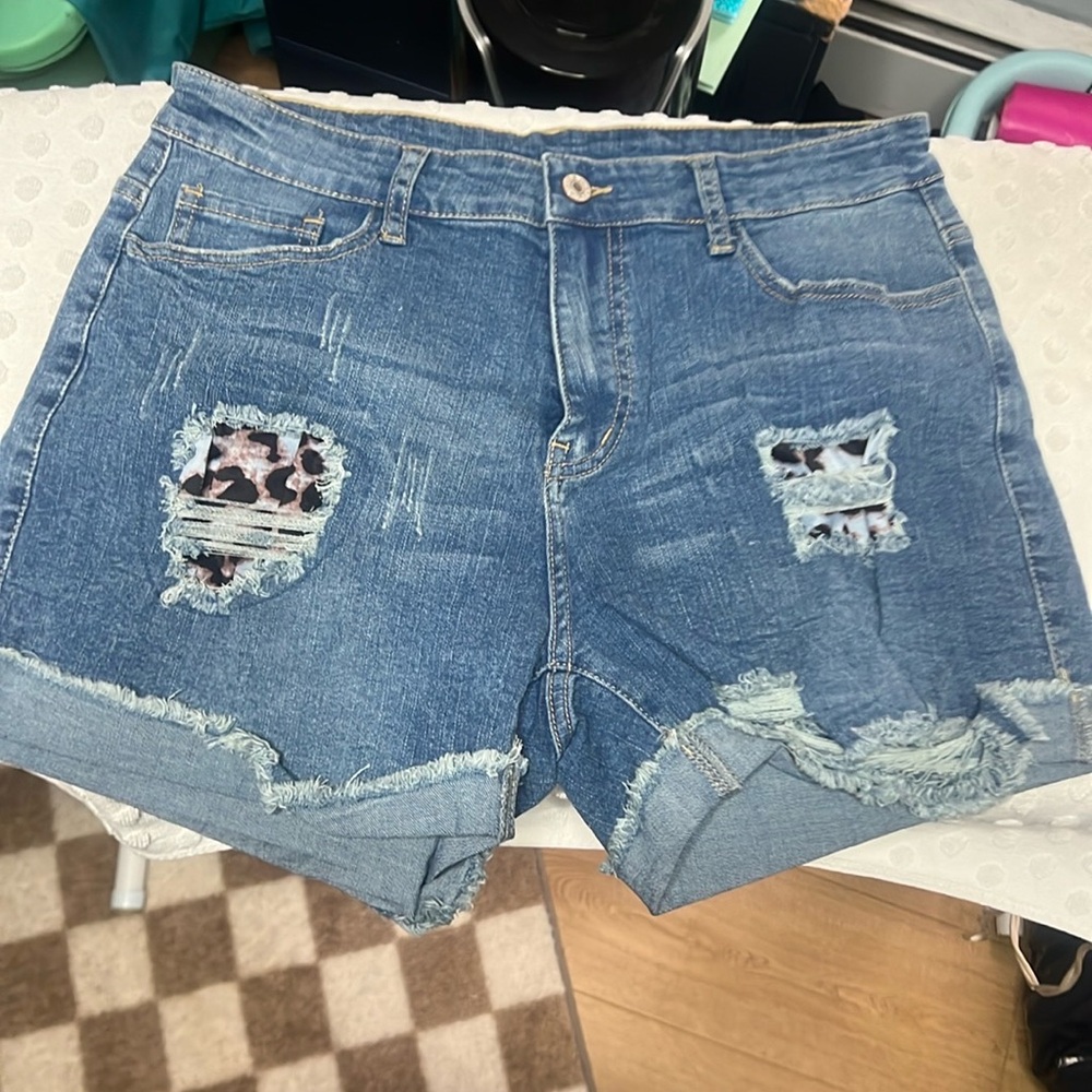 Womens jeanss shorts size large